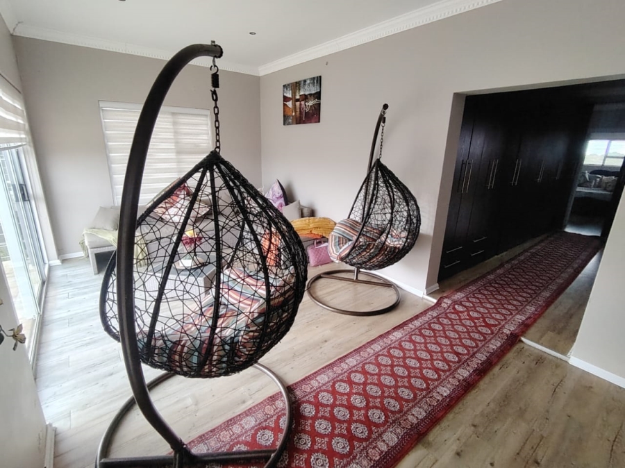 4 Bedroom Property for Sale in Nahoon Valley Park Eastern Cape